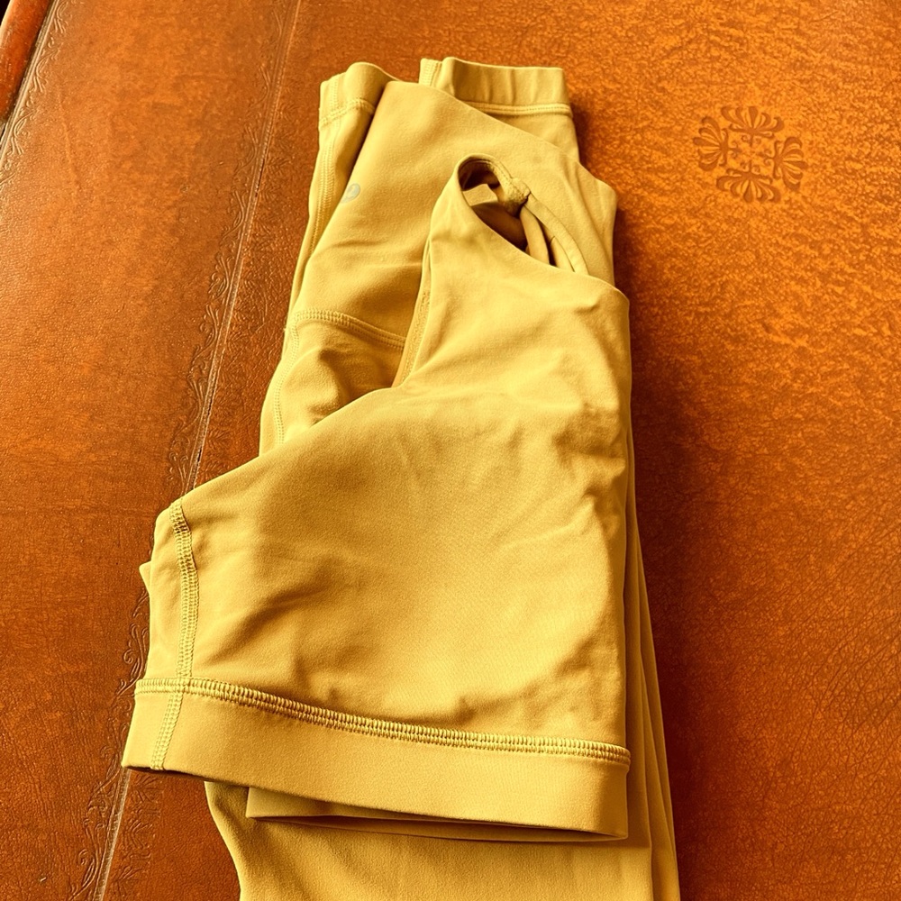 Lululemon matching leggings and bra